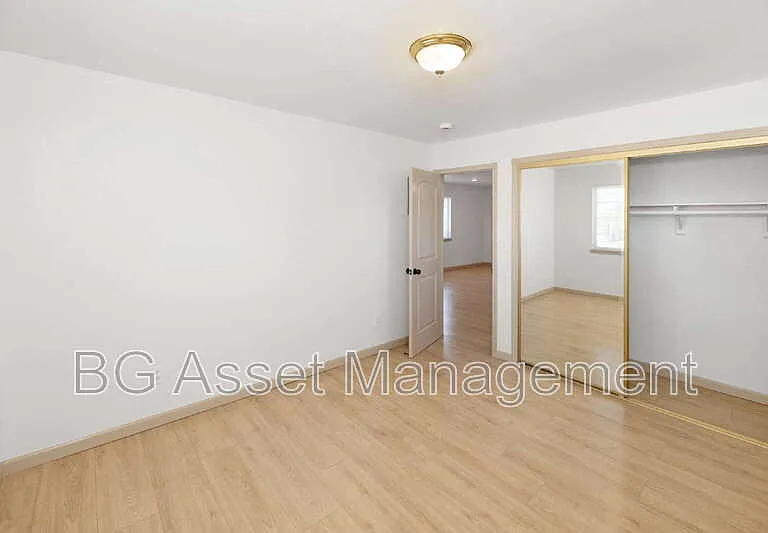2340 22nd St — Photo 10