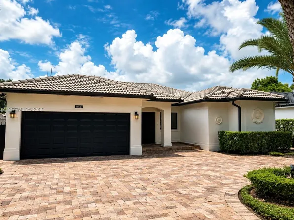 16347 NW 88th Pl, Miami Lakes, FL 33018
