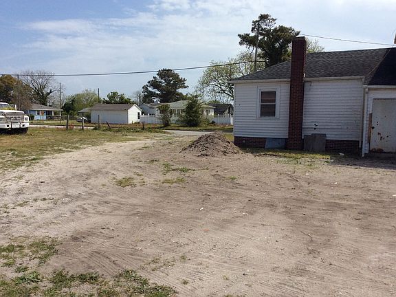 4th image of 1400 Bridges St
