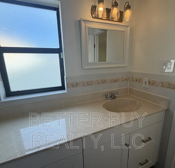 337 N 10th St — Photo 34