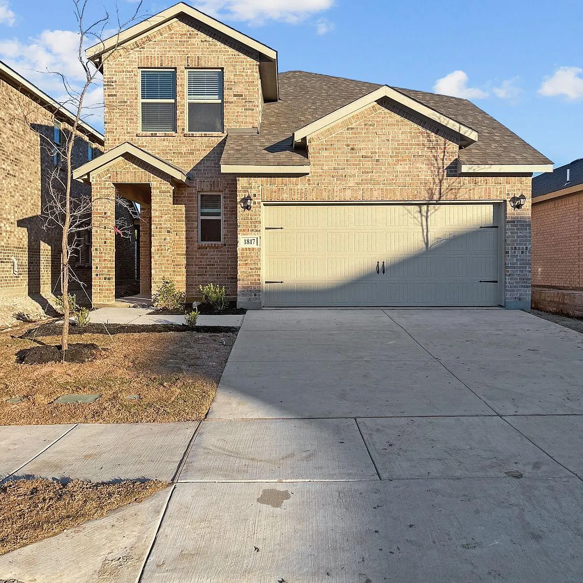5 bed, 2440 sqft, $2,495 — Photo 1