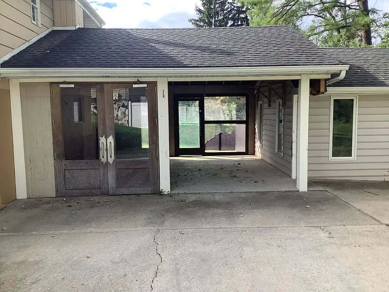 8902 Maplebrook Rd — Photo 29