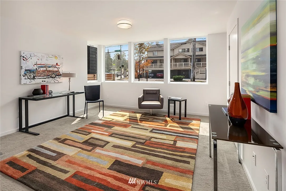 2410 NE 75th St — Photo 3