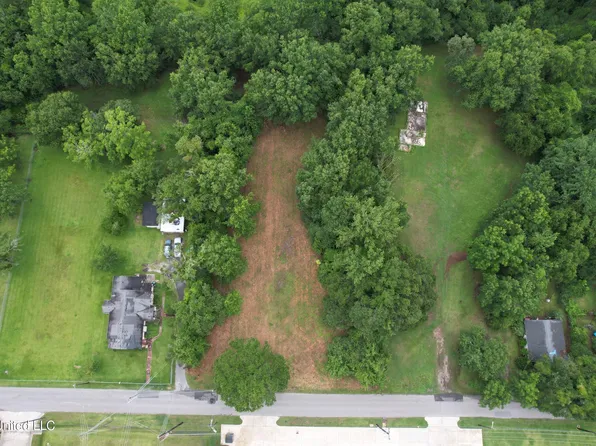 2507 Catalpa Ave, Pascagoula, MS 39567