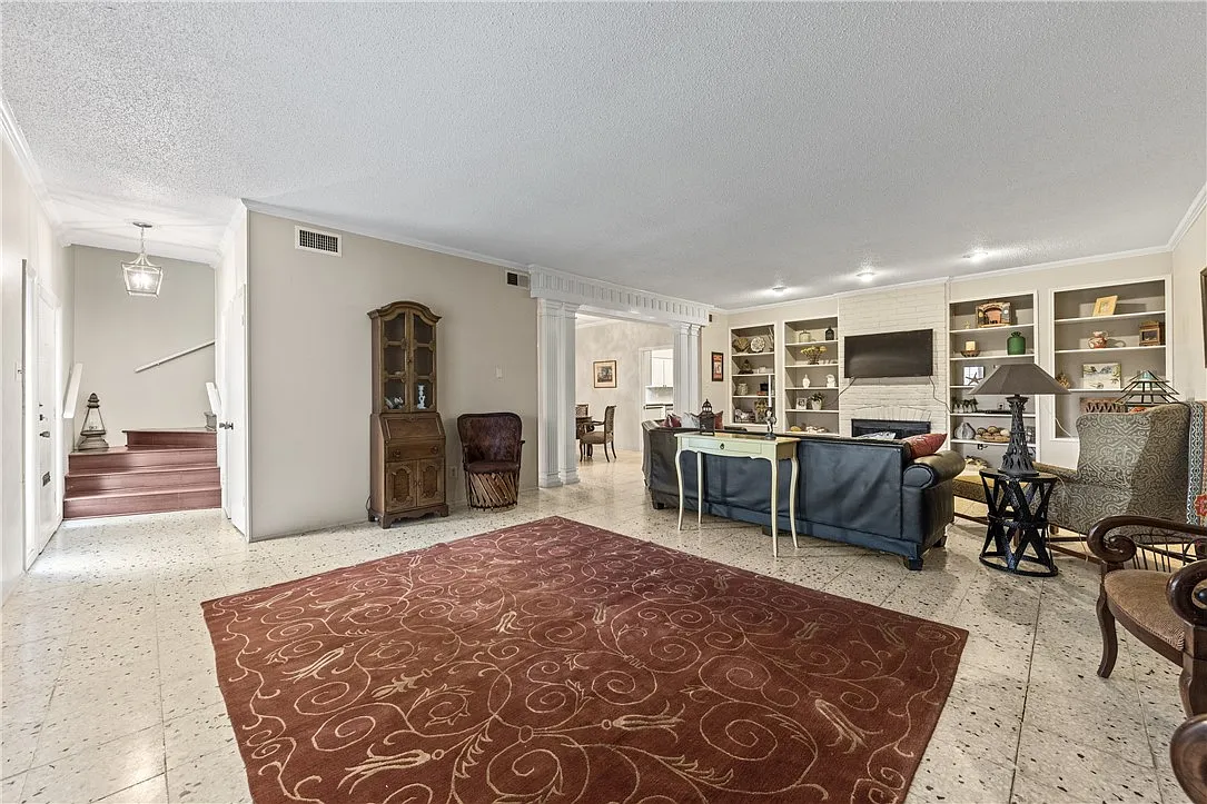 2 bed, 2.5 bath, 2178 sqft, $2,495 — Photo 4