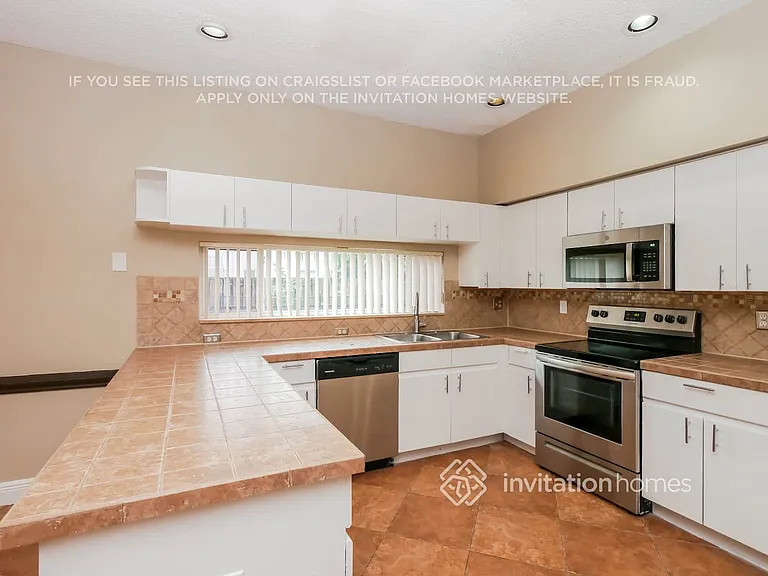 10225 Panama St — Photo 8