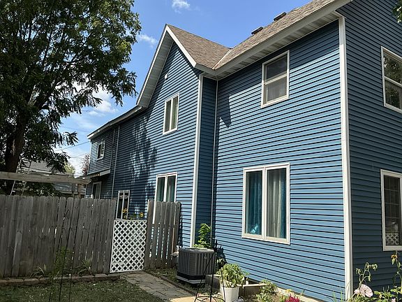 3rd image of 2812 Stevens Ave