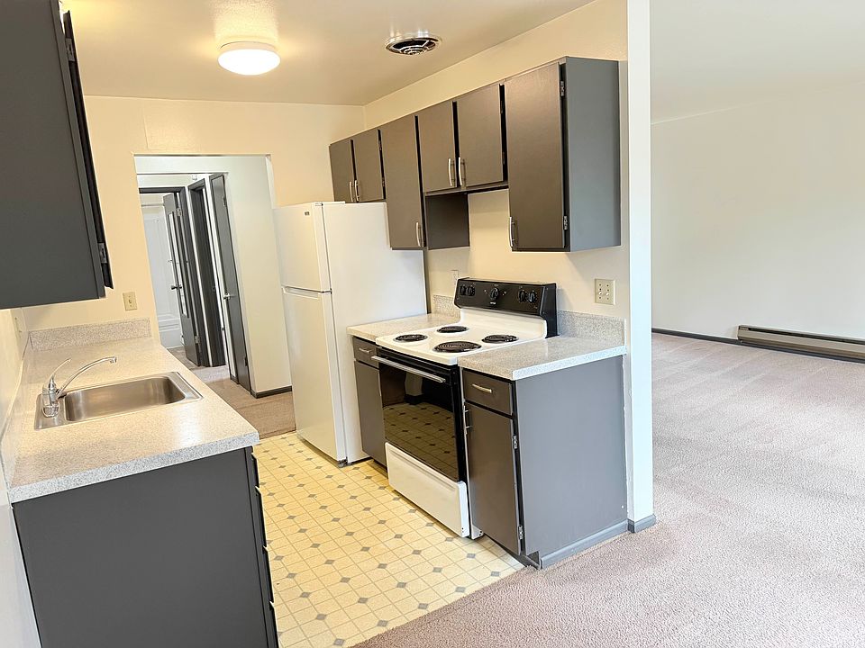 1st image of 3201 NE 120th St APT 203
