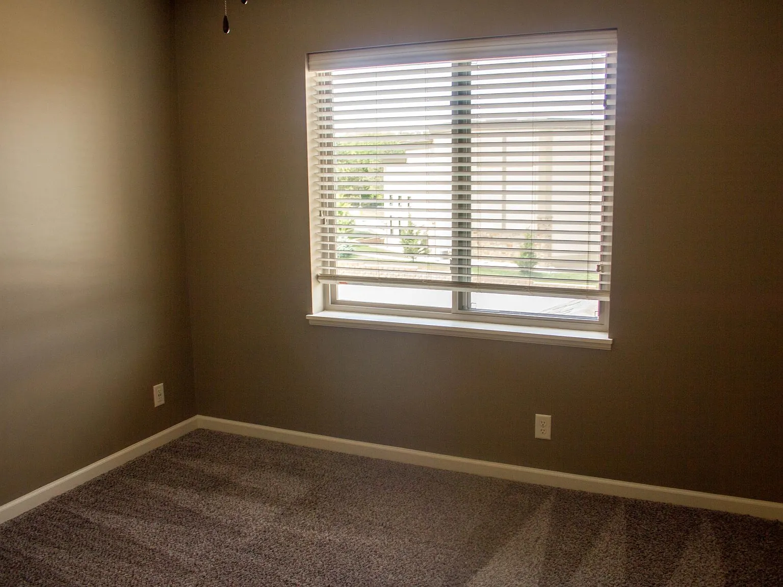 4 bed, 3.5 bath, 1576 sqft, $2,695 — Photo 3