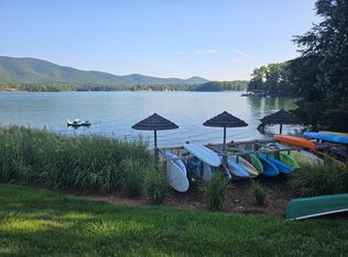 6605 Smith Mountain Rd APT 101, Penhook, VA 24137