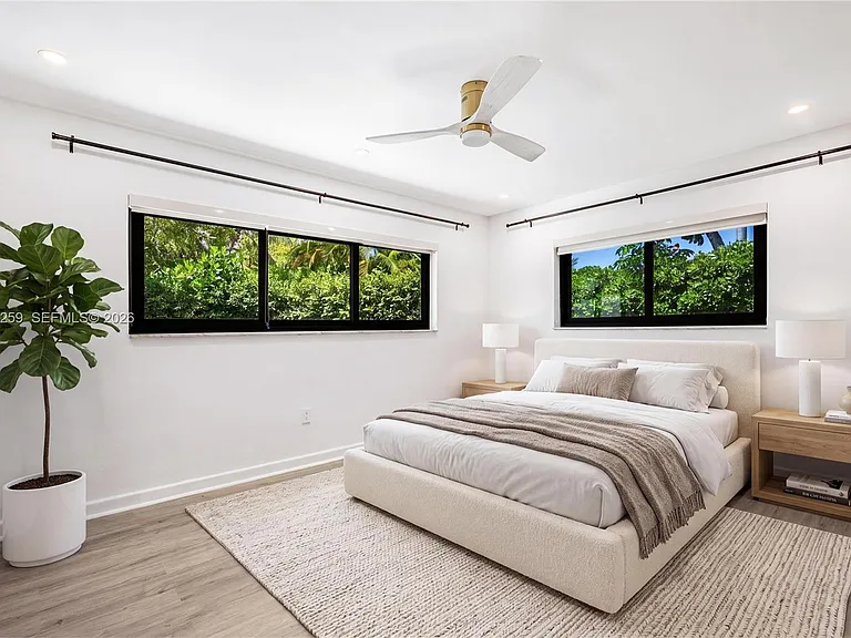 7810 Beachview Dr — Photo 14