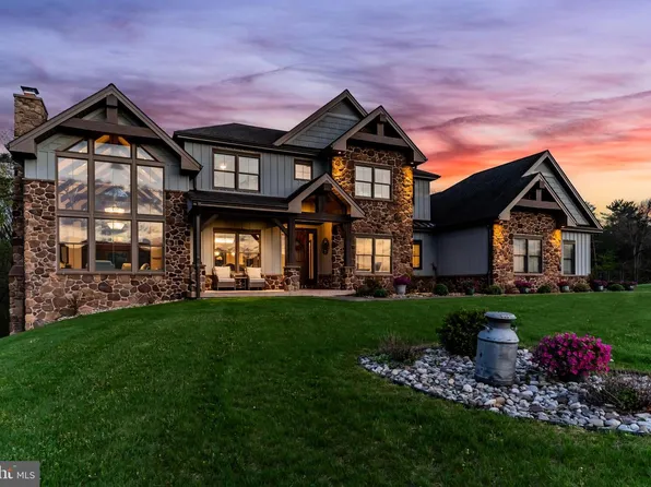 7111 Fishing Creek Valley Rd, Harrisburg, PA 17112