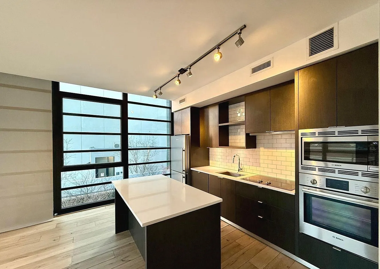 2 bed, 1080 sqft, $3,900 — Photo 4