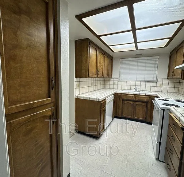 3525 S County Center Dr — Photo 9