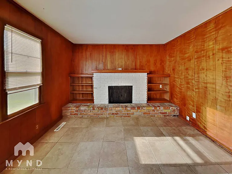 1966 S Mayfair Ave — Photo 14