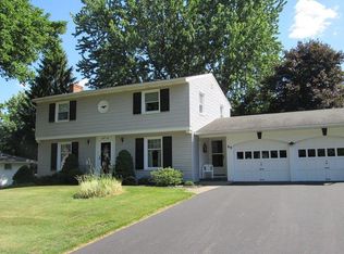 89 Old North Hl, Rochester, NY 14617