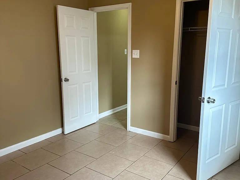 412 E Liberaux St — Photo 3