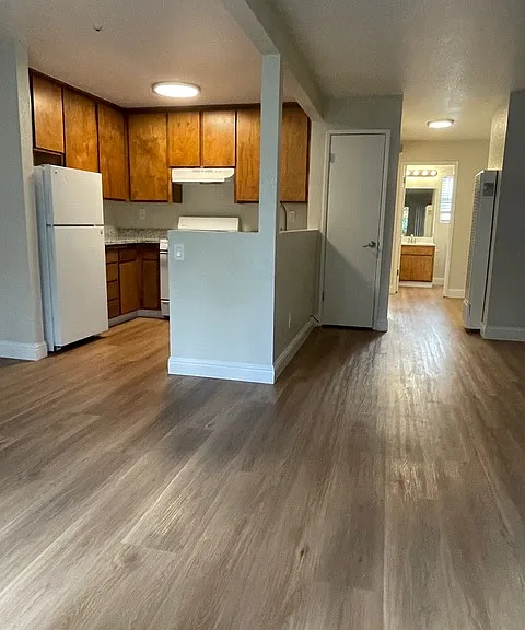 North Dutton Place Apartments — Photo 9
