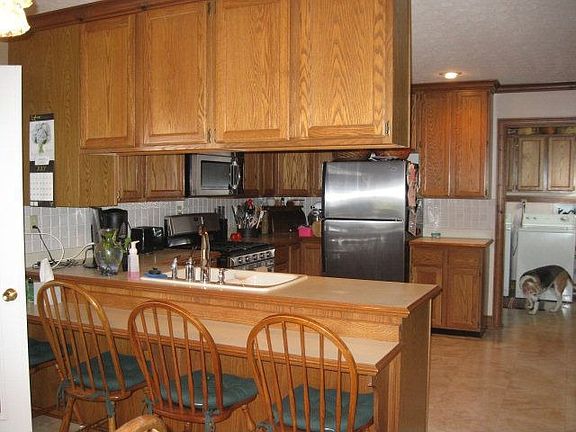 4th image of 790 Arrowhead Dr