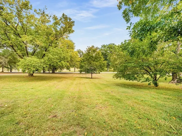 1225 Chickering Rd, Nashville, TN 37215