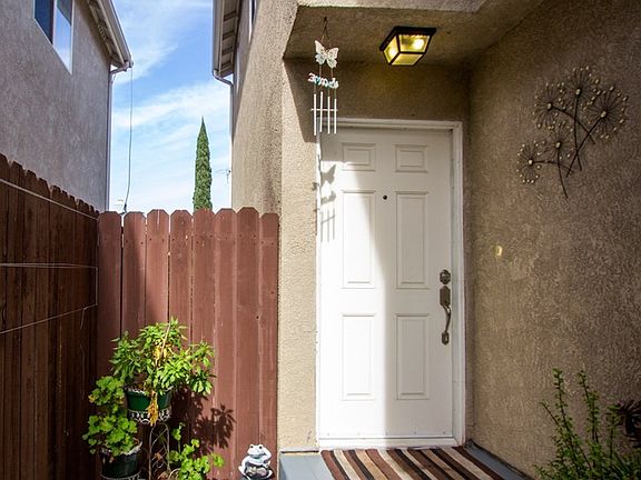 3rd image of 9125 Noble Ave Unit 102