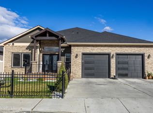308 Ivone Dr, Sunnyside, WA