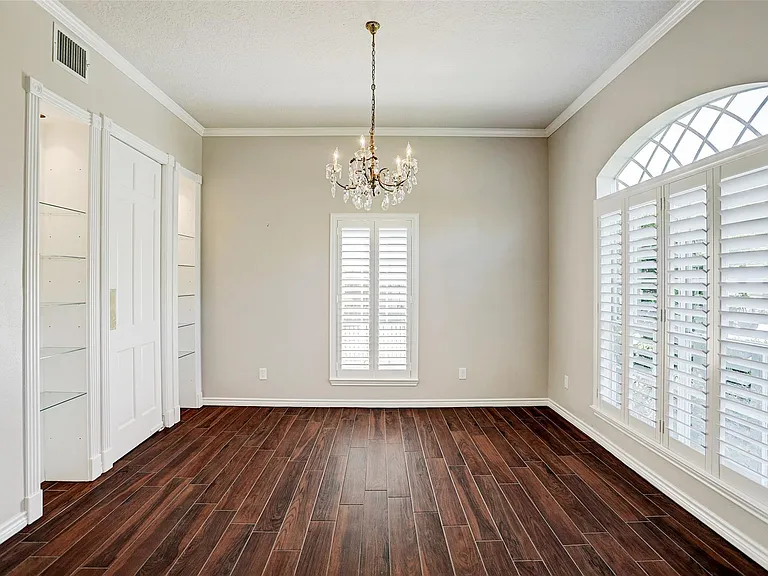 4425 Mildred St — Photo 3