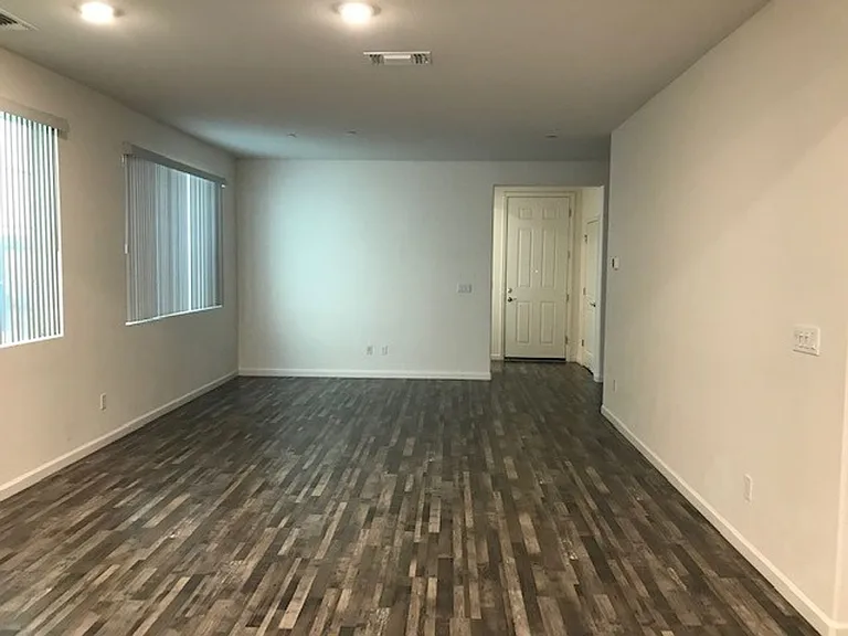 3828 Aircraft Way — Photo 2
