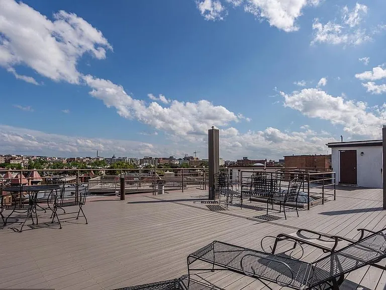 Large communal roof deck for entertaining