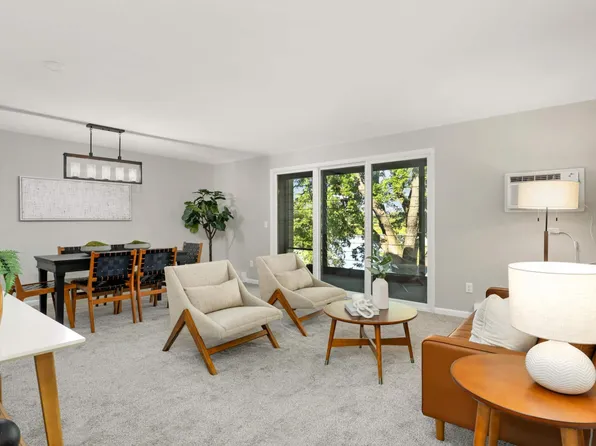 4360 Brookside Ct APT 217, Edina, MN 55436