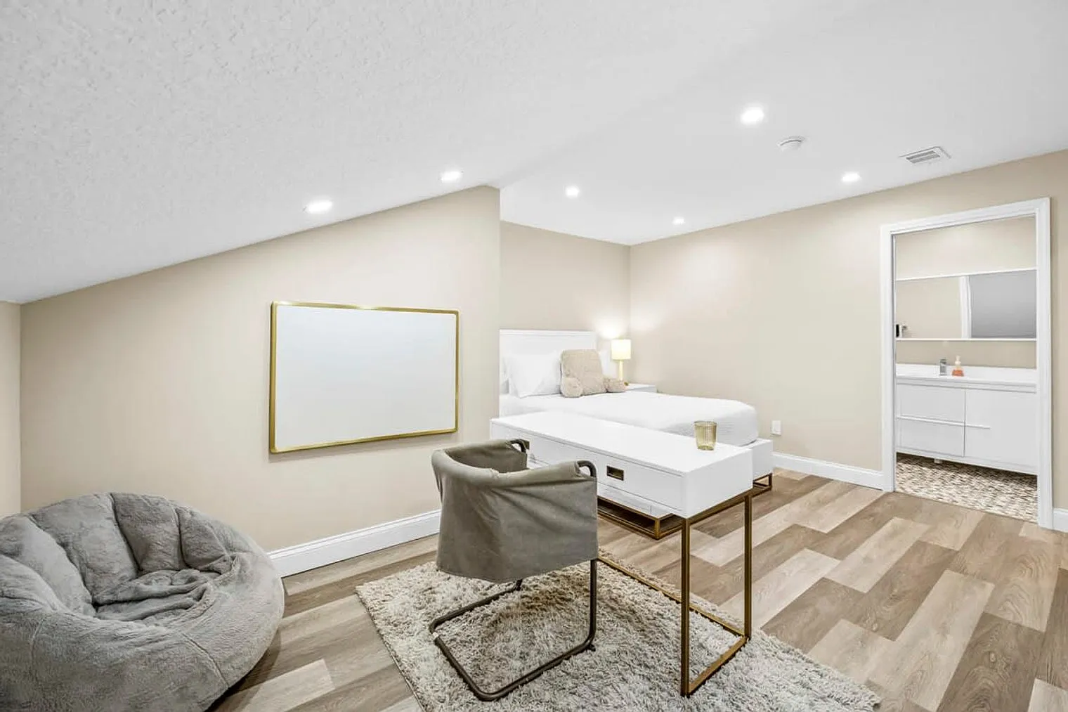 5 bed, 5.0 bath, $9,180 — Photo 3