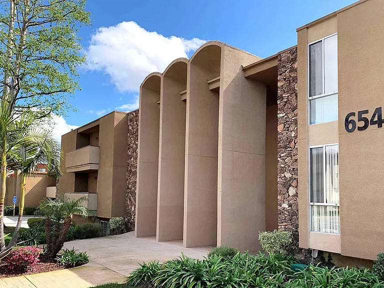 Dorchester Apartments | Spacious 1 & 2 Bedroom Apartments Near SDSU — Photo 5