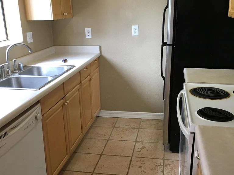 1060 Sugar Rd SE — Photo 4