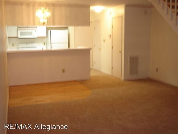 5th image of 401 Camberley Way APT K