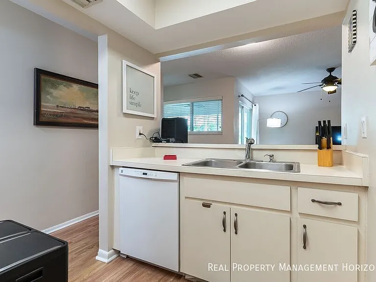 2121 Wood St #230G — Photo 8