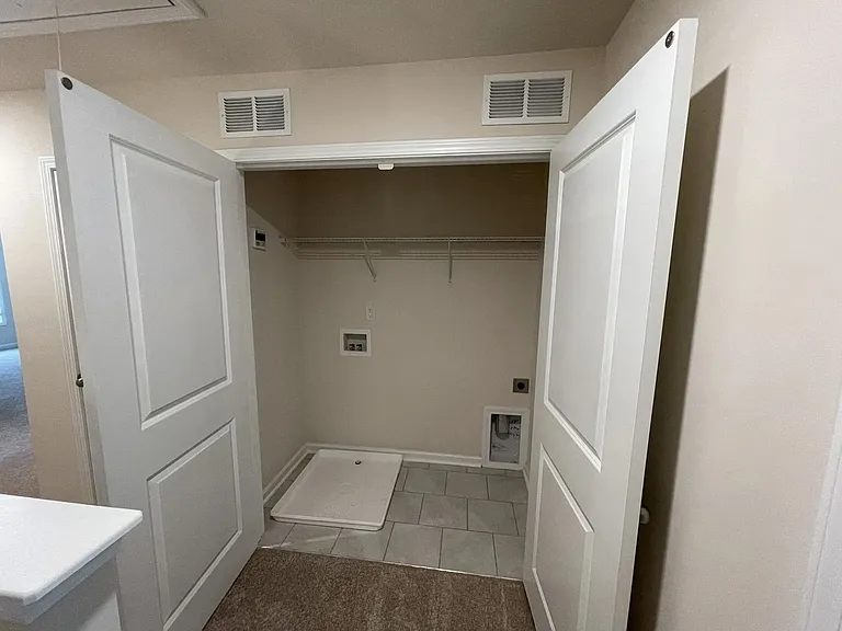 8099 Sheffield Dr — Photo 7