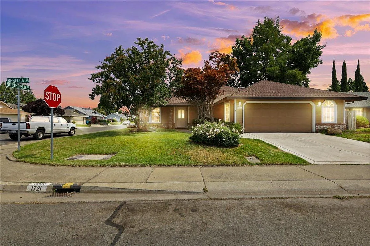 1721 Rebecca Dr photo 1
