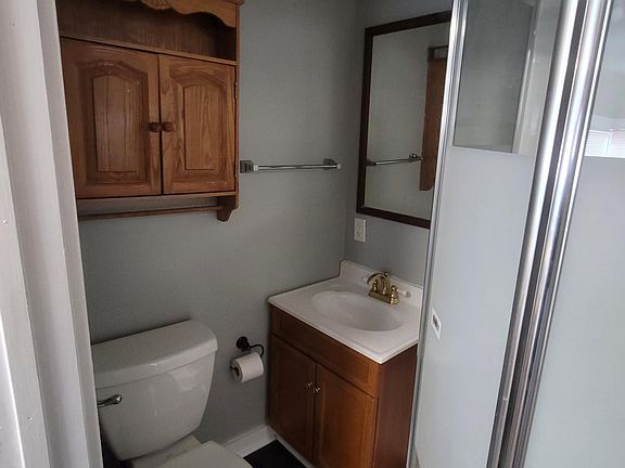 5th image of 68 1/2 Oakwood Ave