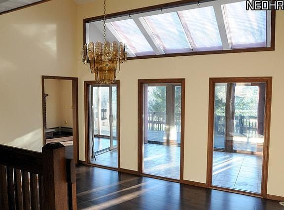 5th image of 10231 Twin Oaks Dr