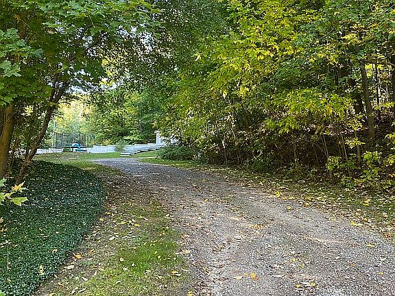 4th image of 10400 Pickerel Lake Rd