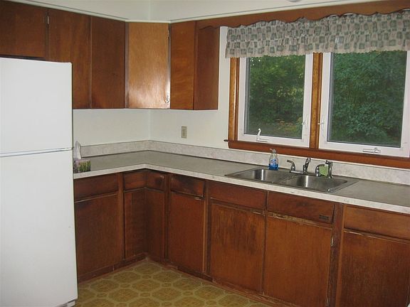 5th image of 70 Woodwind Dr