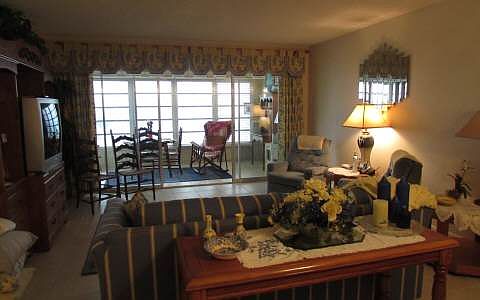 3rd image of 402 Lake Clay Dr S