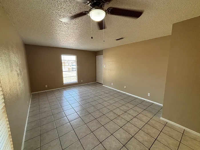 4805 Country Club Dr #B — Photo 5