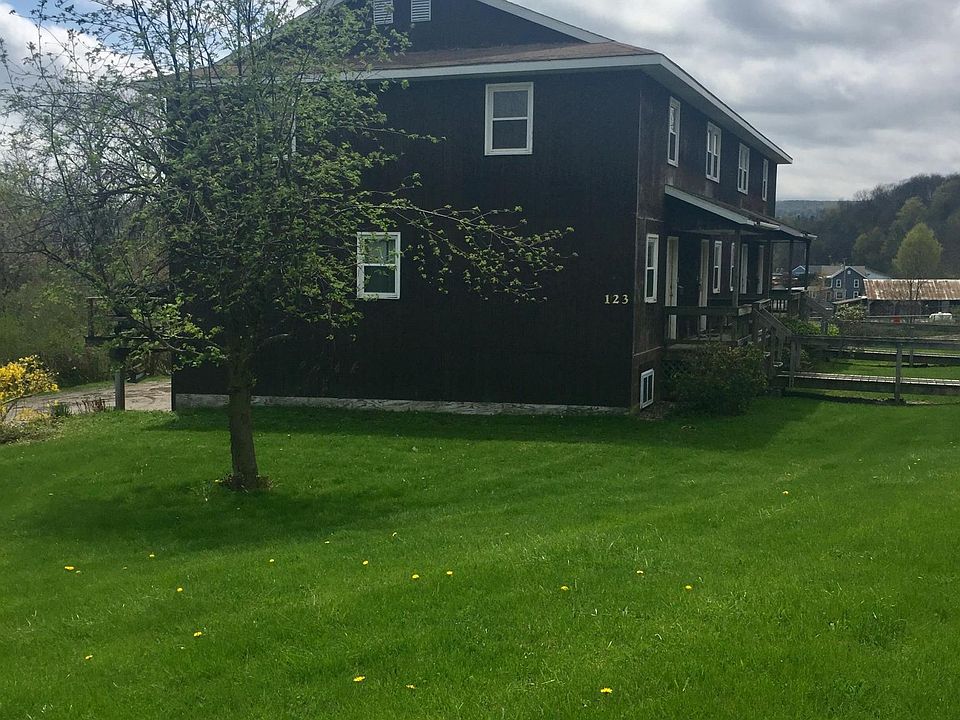 1st image of 123 Golding Dr #4
