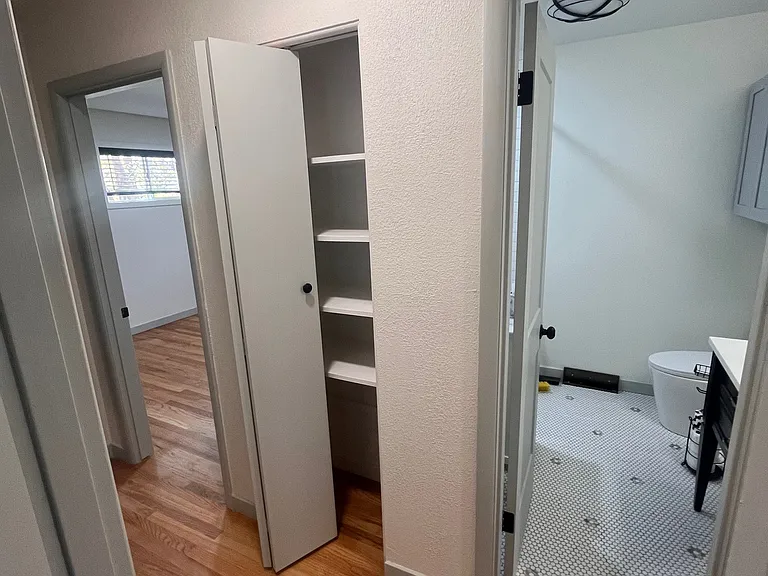 1071 S Holly St — Photo 12