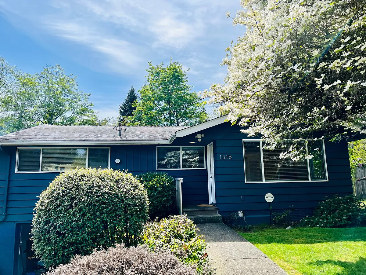 1315 102nd Ave NE, Bellevue, WA 98004 HotPads