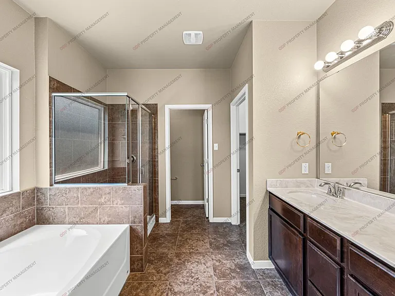 5607 Blackstone Dr — Photo 22