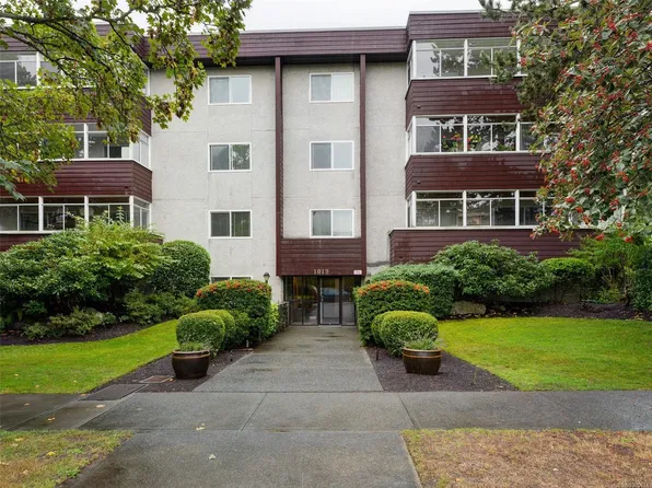 1019 McClure St #403, Victoria, BC V8V 3G1