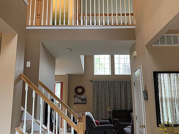 4th image of 205 Triple Crown Dr
