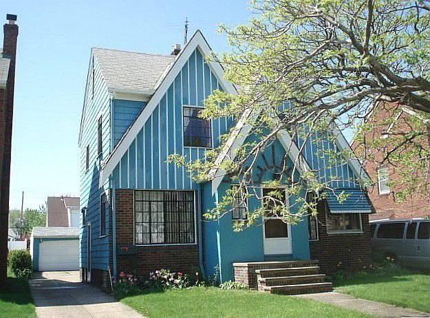 1st image of 18208 Hiller Ave